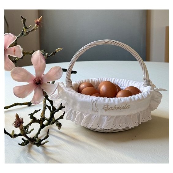 Wiklinowy koszyk personalizowany z koronką